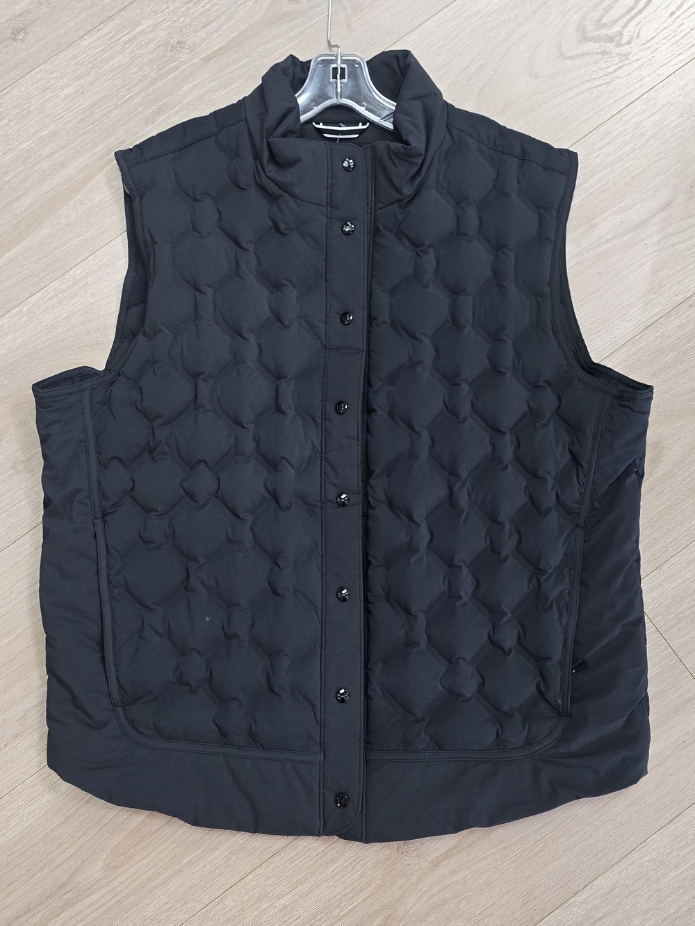 Under Armour Men's Black Quilted Snap-Front  Puffer Vest
